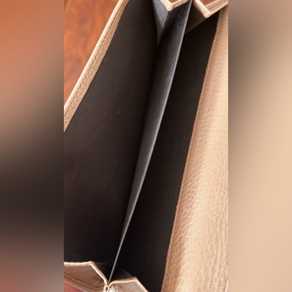 GUCCI Leather $675 Wallet with Silver Accent - Picture 8 of 9